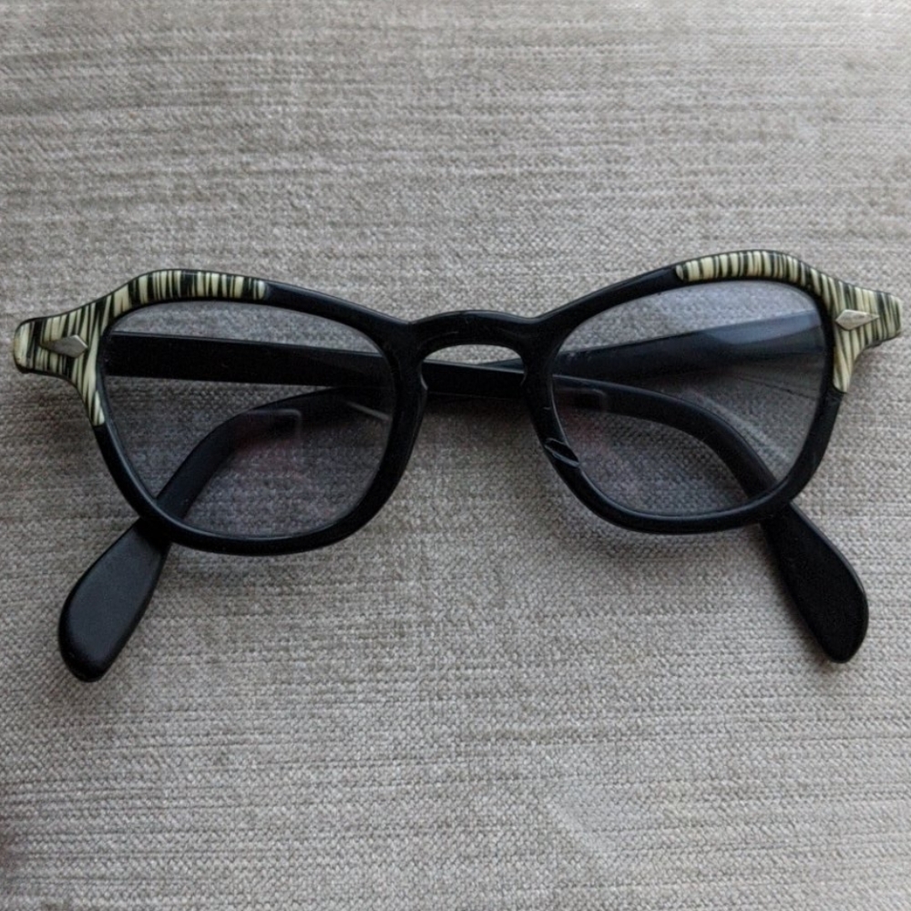 Vintage Striped Cat Eye Sunglasses
